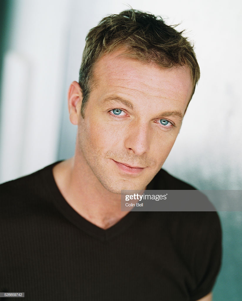 How tall is Hugo Speer?